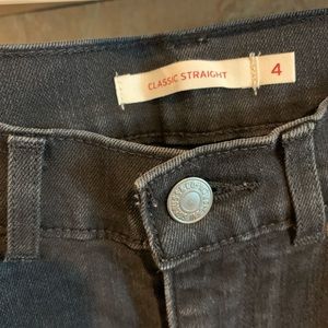 Black straight leg Levi’s